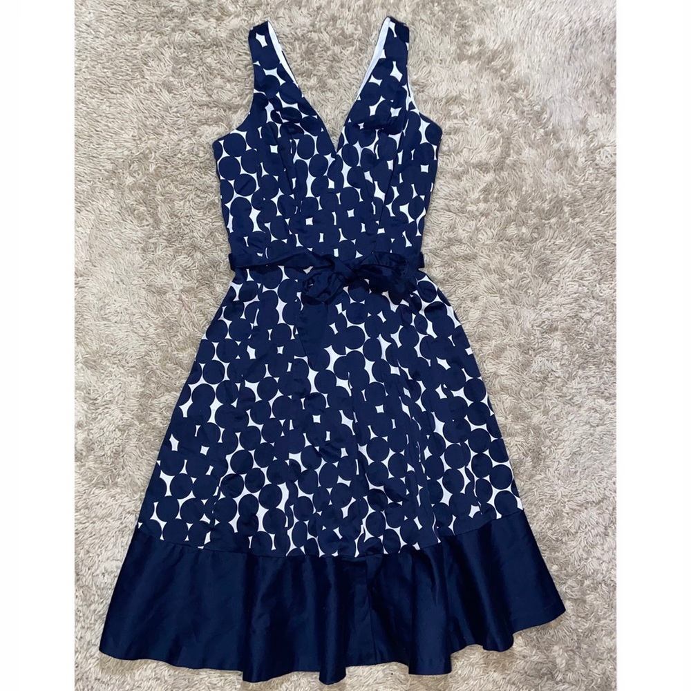 Nine West size 4 navy blue and white dotted dress